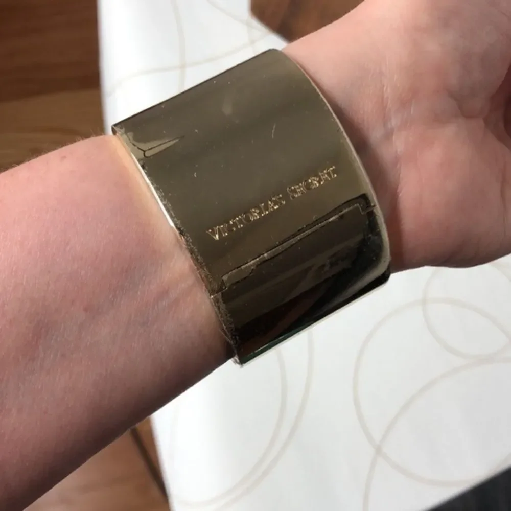 Victoria’s Secret gold toned bracelet with rhinestones